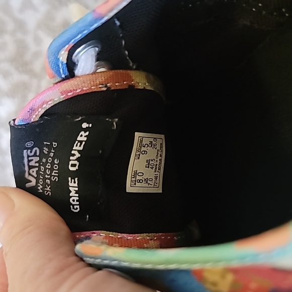 STUNNING NINTENDO MARIO BROTHERS AUTHENTIC VANS - Picture 6 of 11